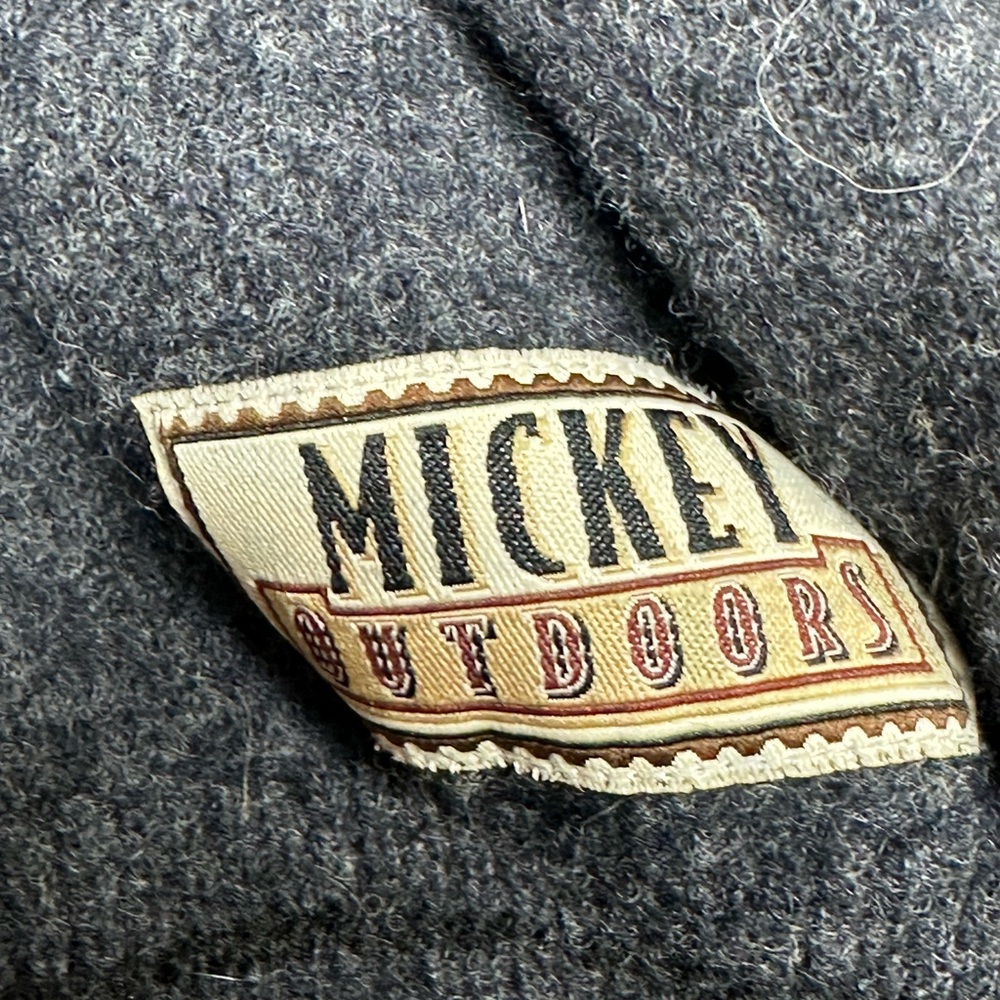 The Disney Store Vintage Black Wool Sweater Medium? Mickey Outdoors Pluto - Picture 11 of 12